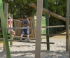 Der Klettergarten bietet vielfältige Möglichkeiten für die körperliche Entwicklung, sowie durch neue Herausforderungen eigene Grenzen auszutesten.