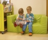Bibliothek - Vorlesesituationen sind wichtige soziale Erfahrungen, da sie eine Brücke zwischen der eigenen sozialen Realität und der Welt fremder, andersartiger Geschichten stiften.