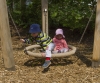Unter sicheren Bedingungen können die Kinder voneinander lernen und ihre körperlichen Fähigkeiten weiterentwickeln.