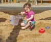 Die Kinder können ihre Kreativität ausleben, Erfahrungen sammeln und auch im Garten mit verschiedenen Materialien experimentieren.